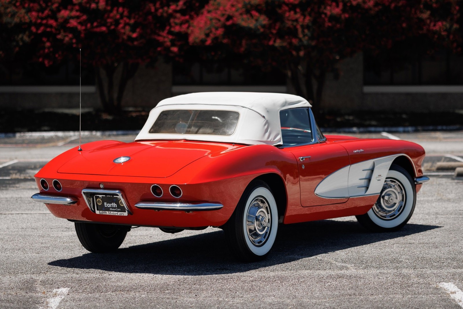Chevrolet-Corvette-1961-Convertible-30