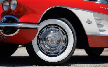 Chevrolet-Corvette-1961-Convertible-31