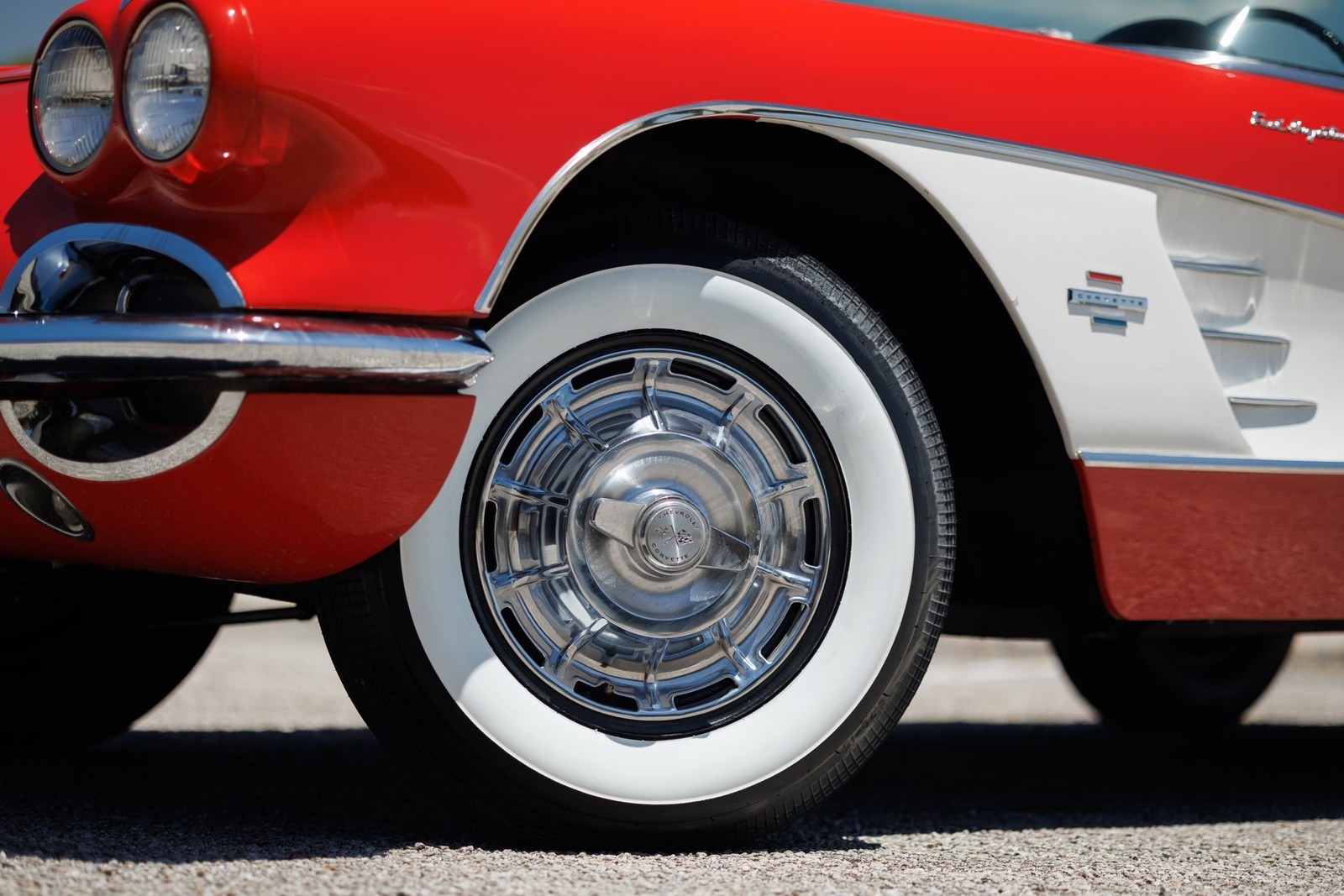 Chevrolet-Corvette-1961-Convertible-31