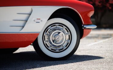 Chevrolet-Corvette-1961-Convertible-35