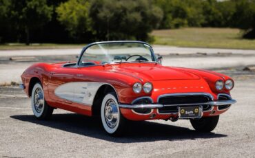 Chevrolet-Corvette-1961-Convertible-4