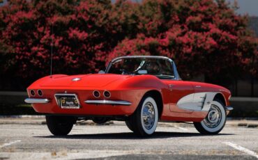 Chevrolet-Corvette-1961-Convertible-5