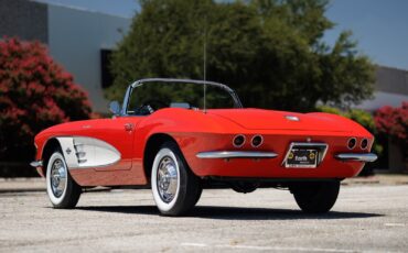 Chevrolet-Corvette-1961-Convertible-8