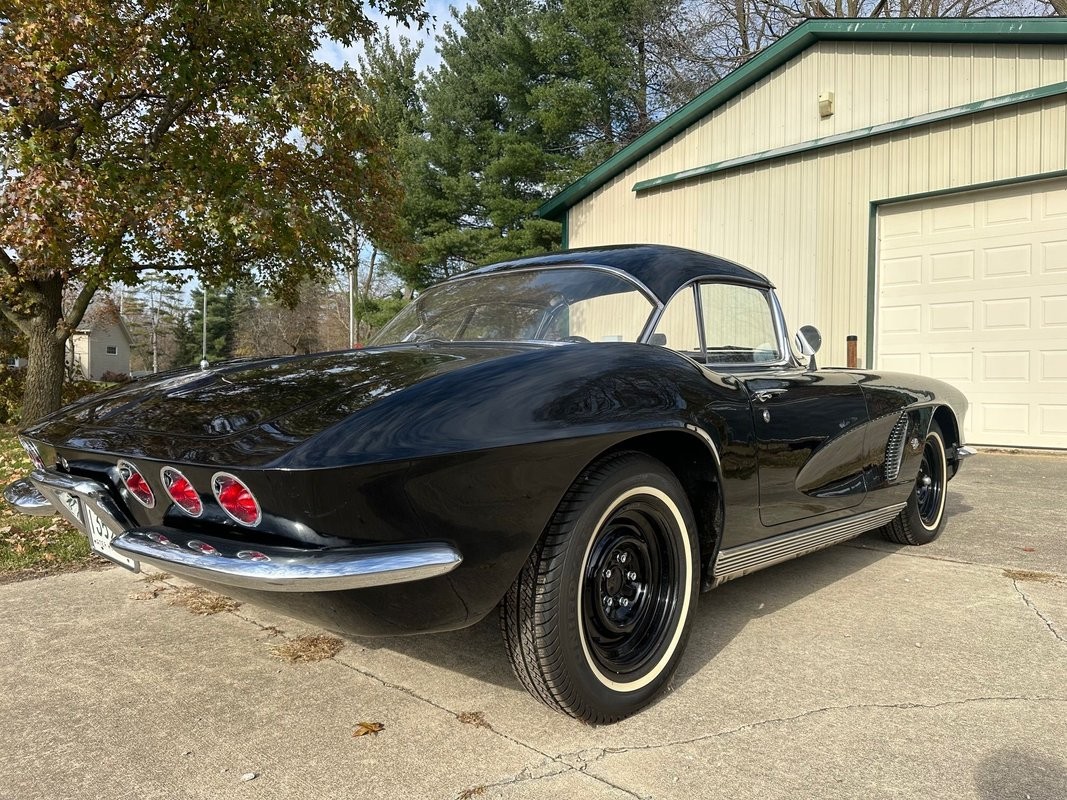 Chevrolet-Corvette-1962-1