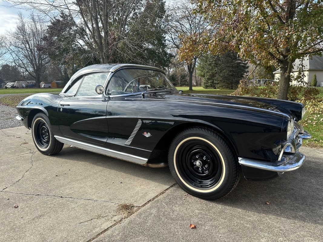 Chevrolet-Corvette-1962-10