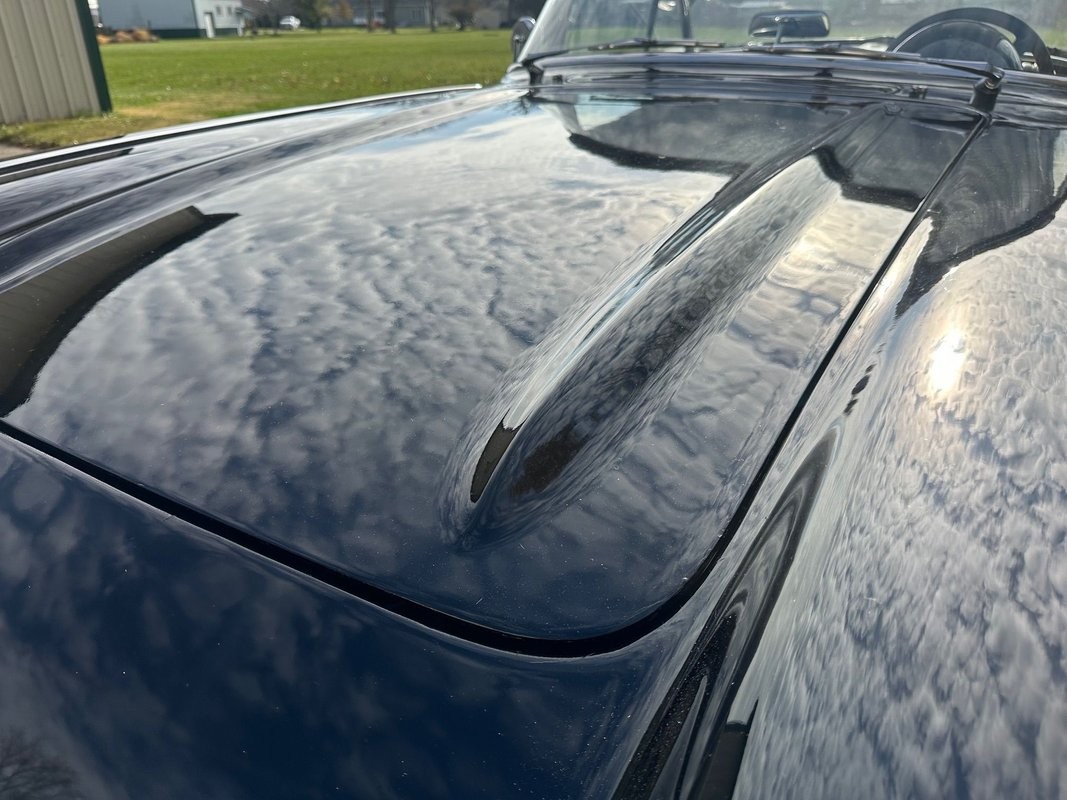 Chevrolet-Corvette-1962-13