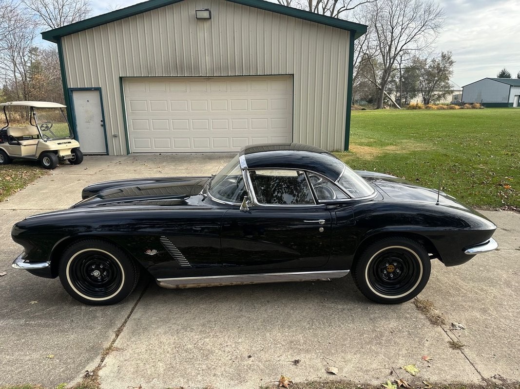 Chevrolet-Corvette-1962-15