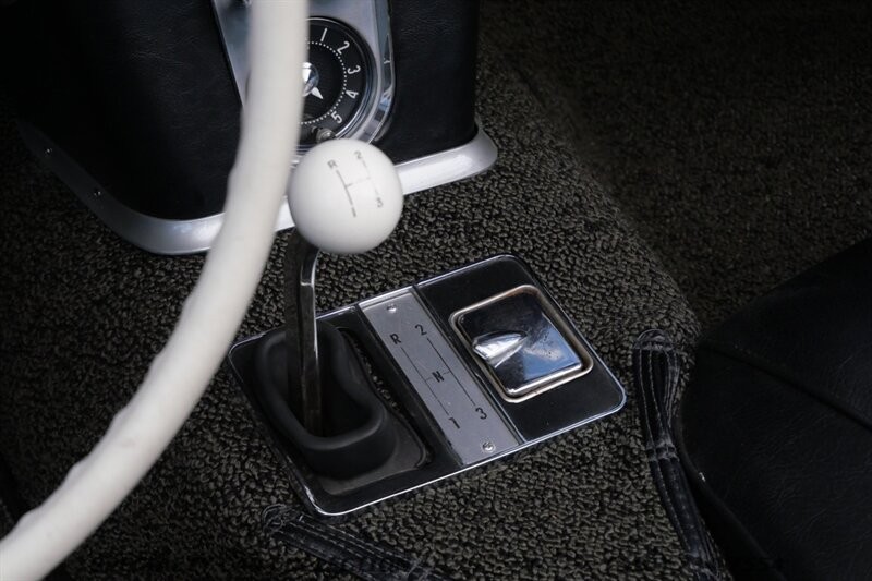 Chevrolet-Corvette-1962-16