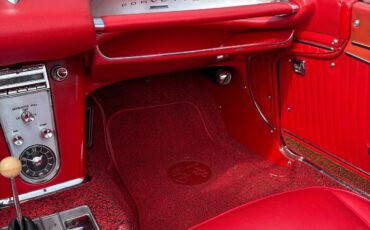 Chevrolet-Corvette-1962-18