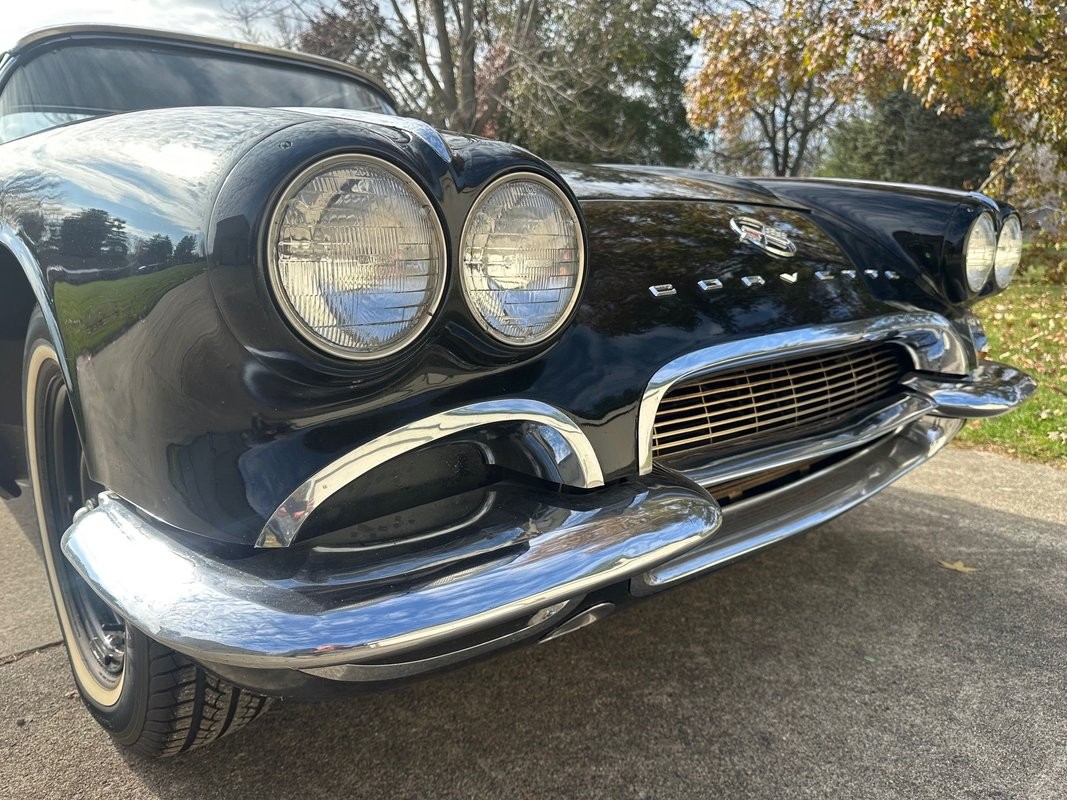 Chevrolet-Corvette-1962-18