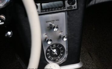 Chevrolet-Corvette-1962-19