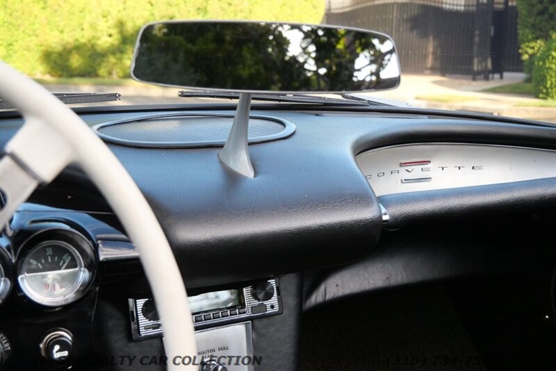 Chevrolet-Corvette-1962-20