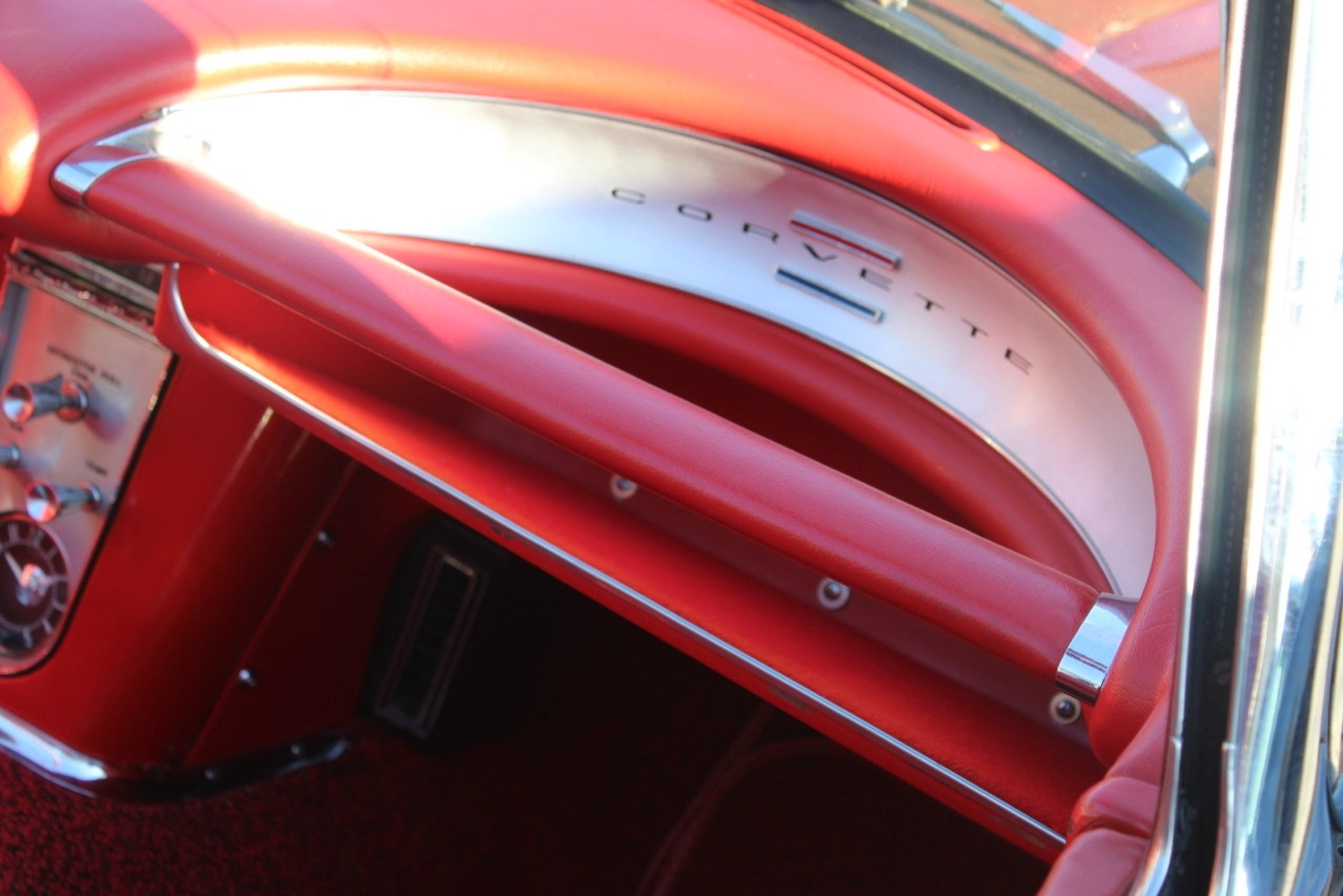 Chevrolet-Corvette-1962-21