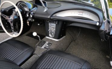 Chevrolet-Corvette-1962-22