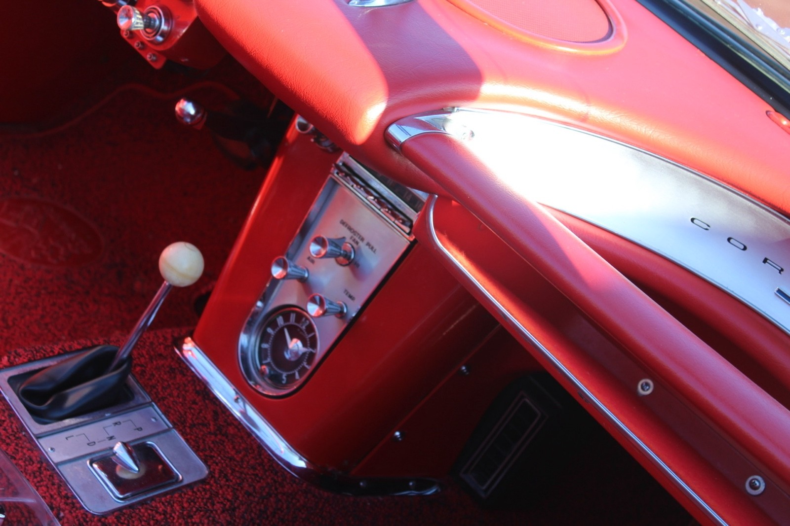 Chevrolet-Corvette-1962-24