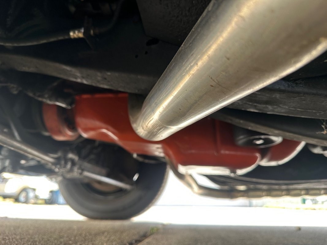 Chevrolet-Corvette-1962-26