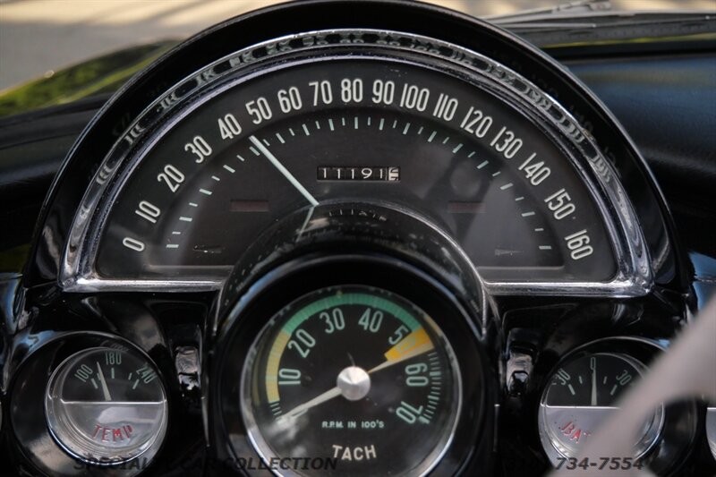 Chevrolet-Corvette-1962-28