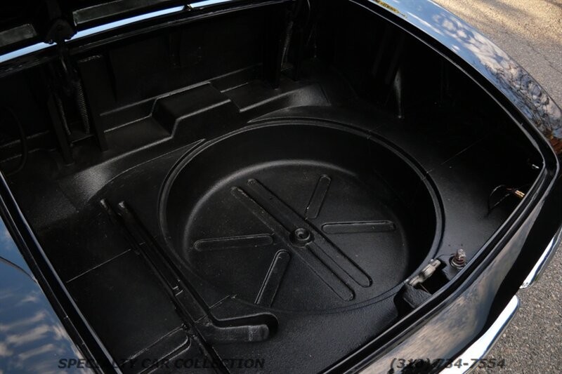 Chevrolet-Corvette-1962-29