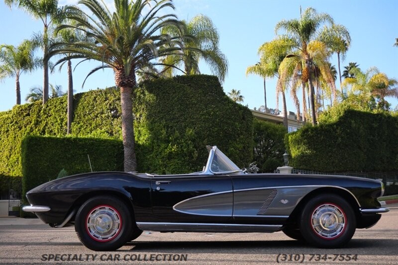 Chevrolet-Corvette-1962-3