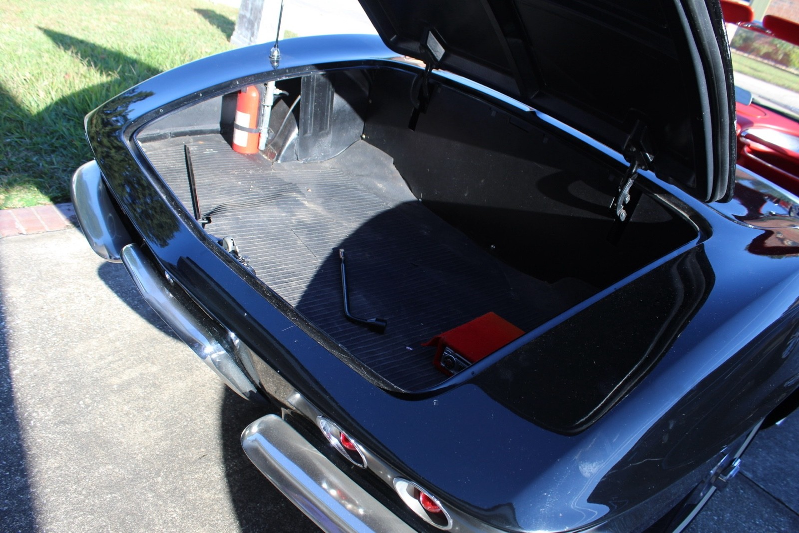 Chevrolet-Corvette-1962-31