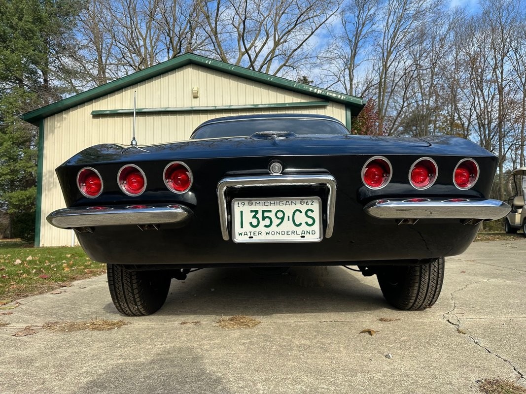 Chevrolet-Corvette-1962-34