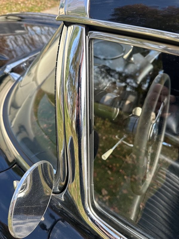 Chevrolet-Corvette-1962-39