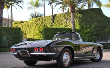Chevrolet-Corvette-1962-4