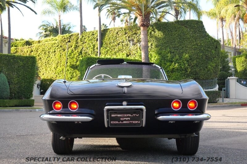 Chevrolet-Corvette-1962-5