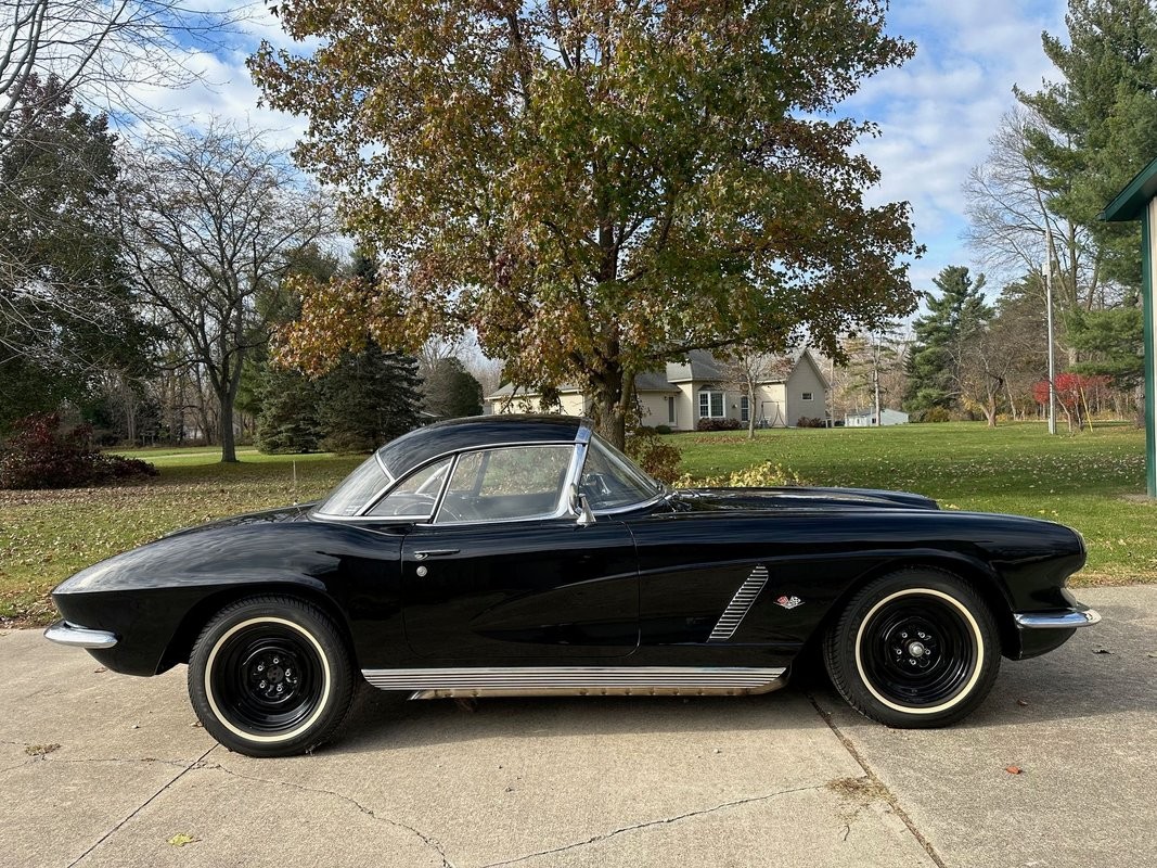 Chevrolet-Corvette-1962-8