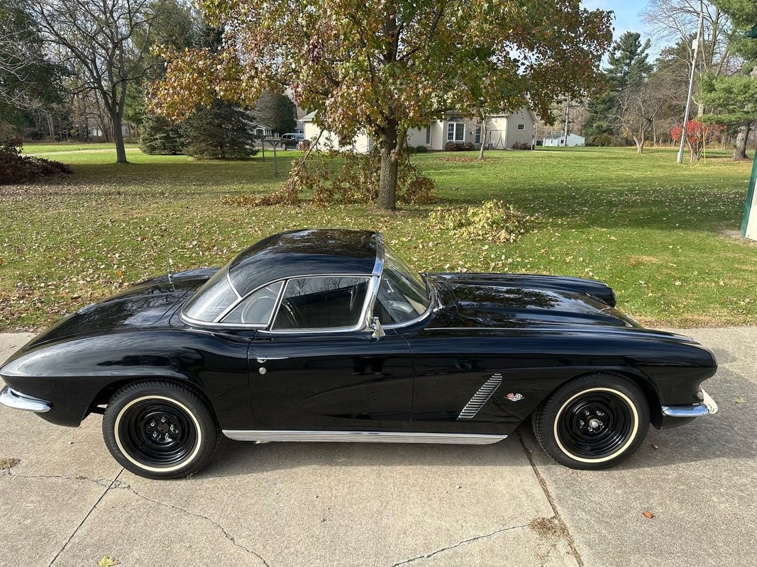 Chevrolet-Corvette-1962-9