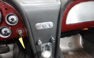 Chevrolet-Corvette-1963-12