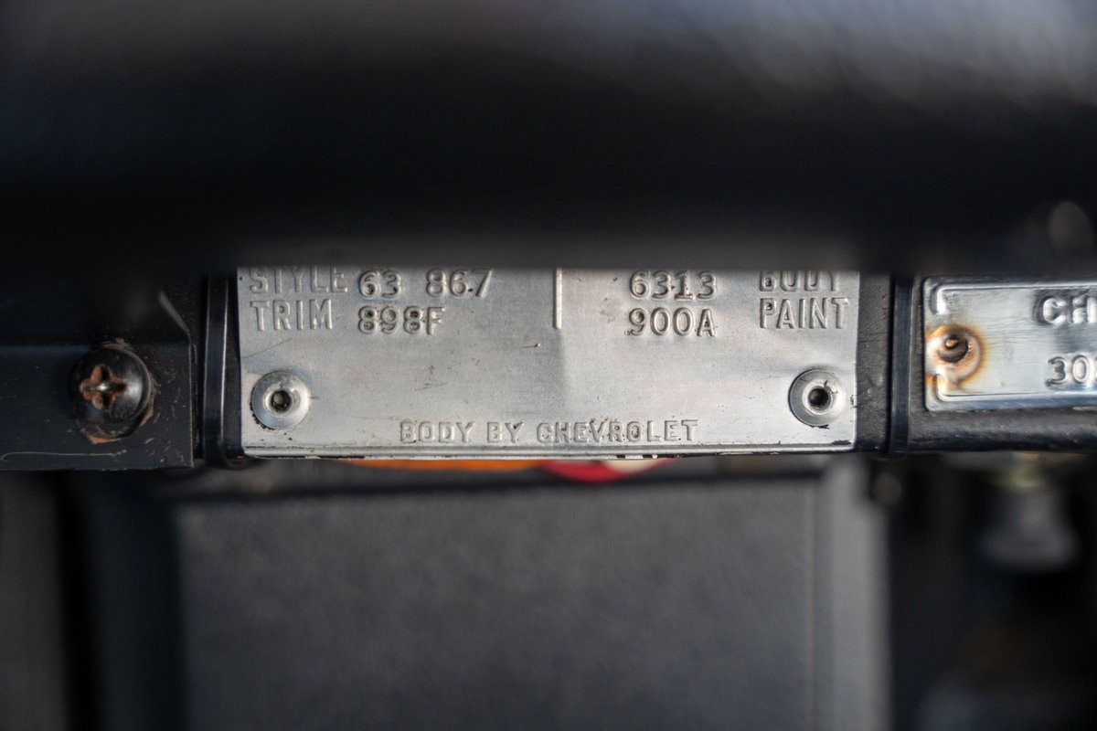 Chevrolet-Corvette-1963-Convertible-12