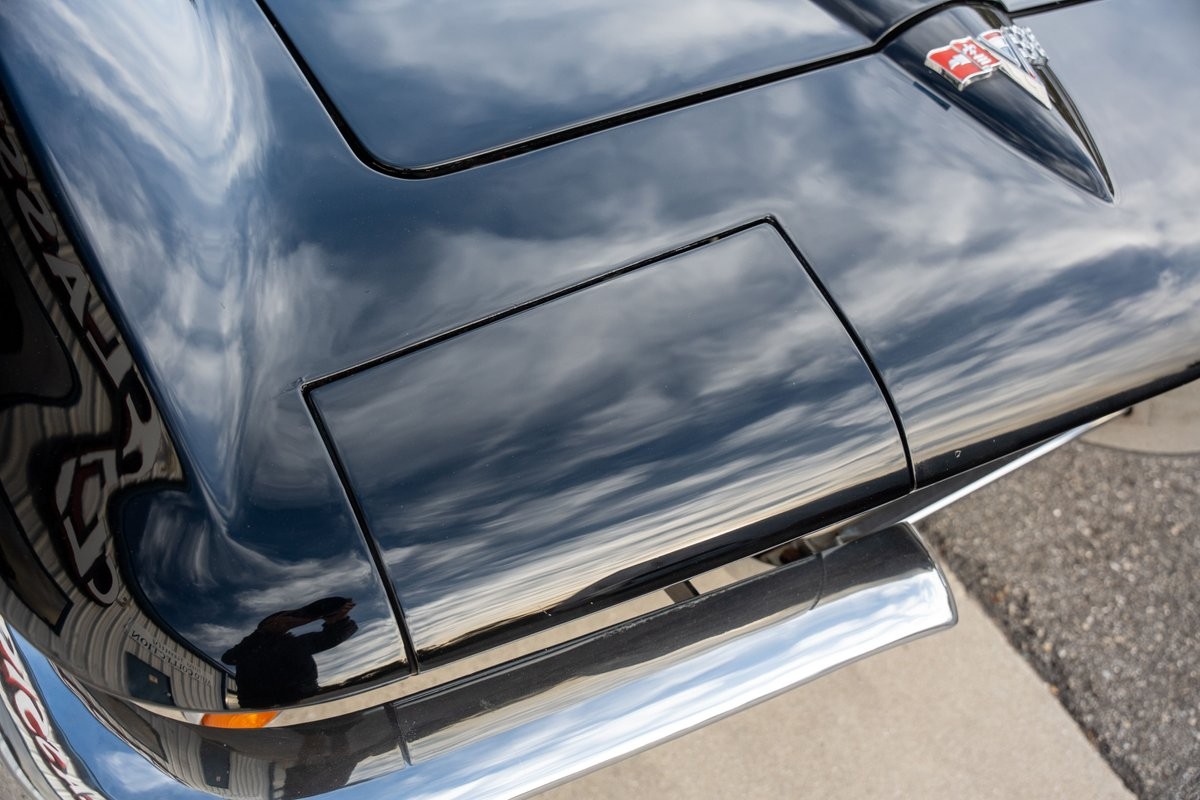 Chevrolet-Corvette-1963-Convertible-18