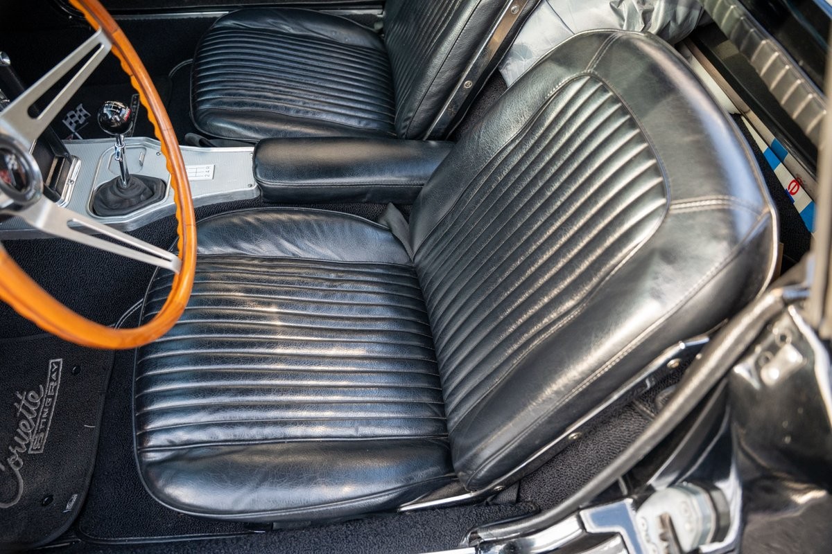 Chevrolet-Corvette-1963-Convertible-23