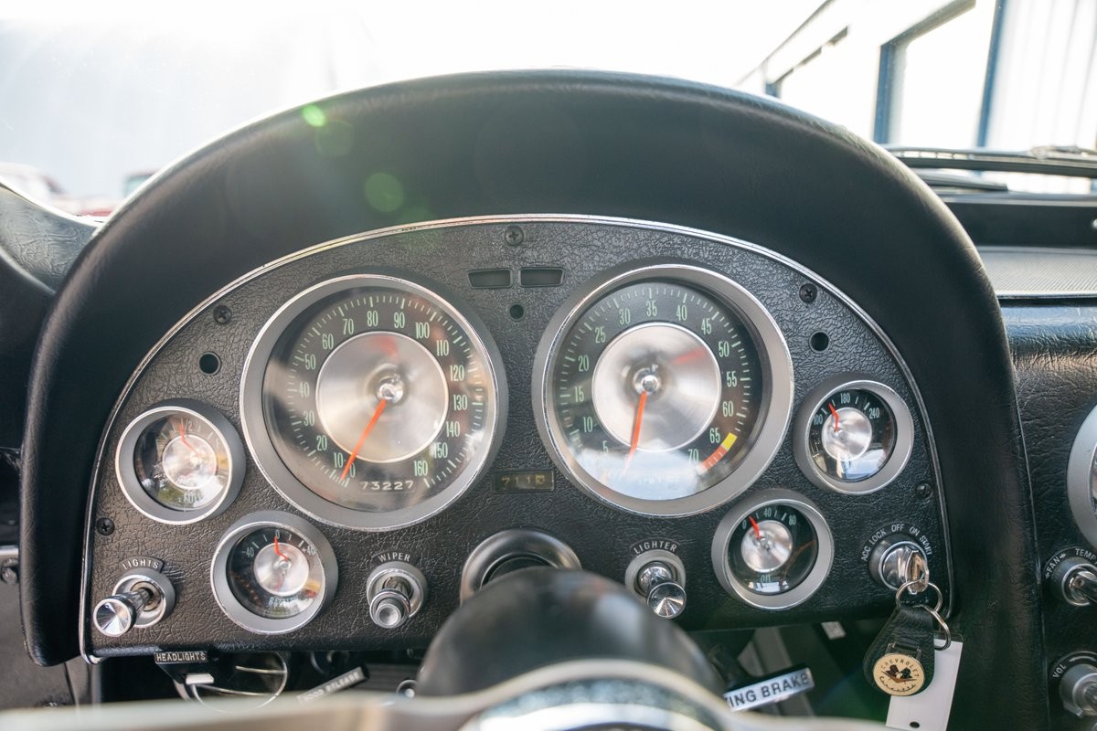 Chevrolet-Corvette-1963-Convertible-27