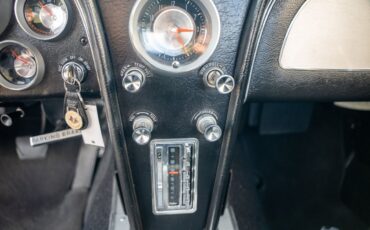 Chevrolet-Corvette-1963-Convertible-30