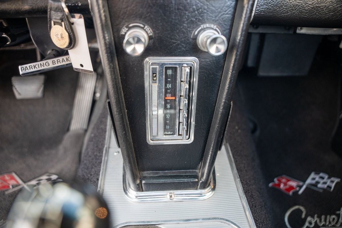 Chevrolet-Corvette-1963-Convertible-31