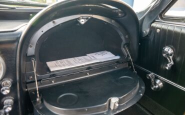 Chevrolet-Corvette-1963-Convertible-37