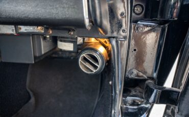 Chevrolet-Corvette-1963-Convertible-38