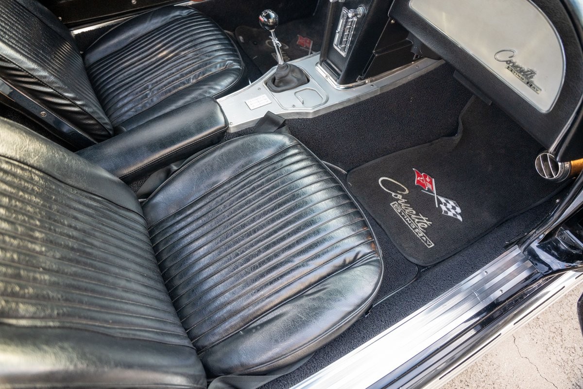 Chevrolet-Corvette-1963-Convertible-39