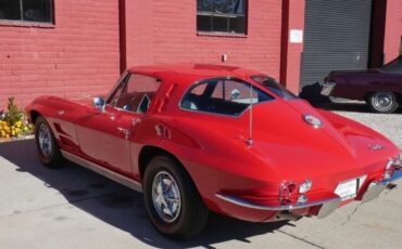 Chevrolet-Corvette-1963-Coupe-1