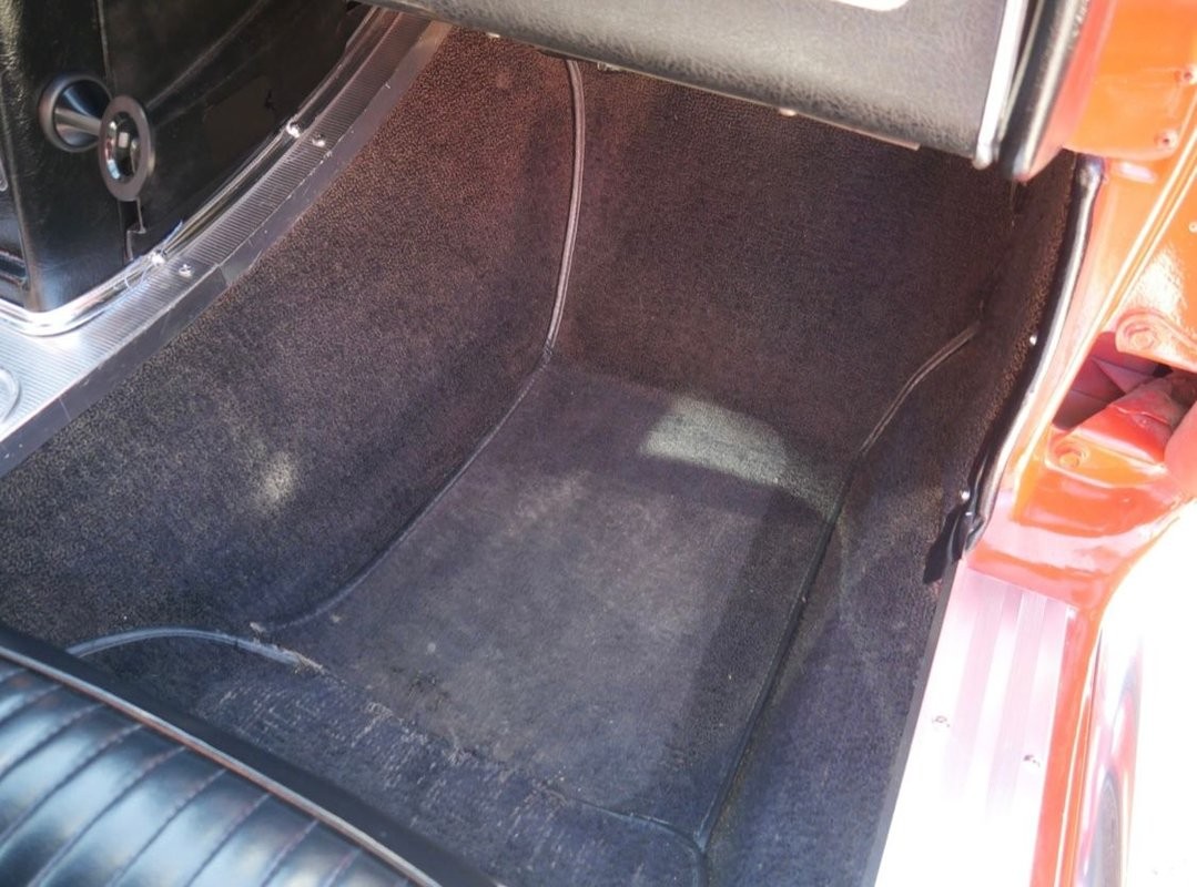 Chevrolet-Corvette-1963-Coupe-11