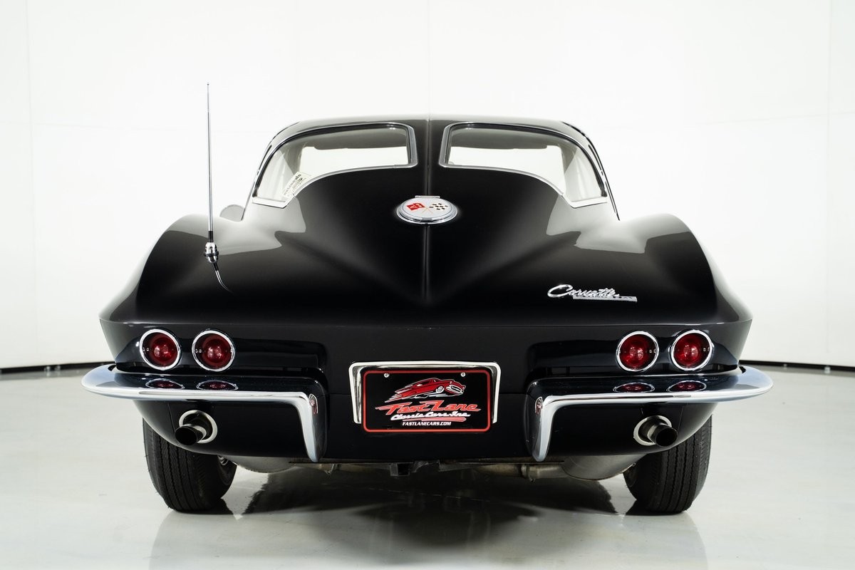 Chevrolet-Corvette-1963-Coupe-11