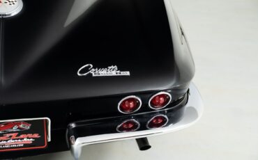 Chevrolet-Corvette-1963-Coupe-12