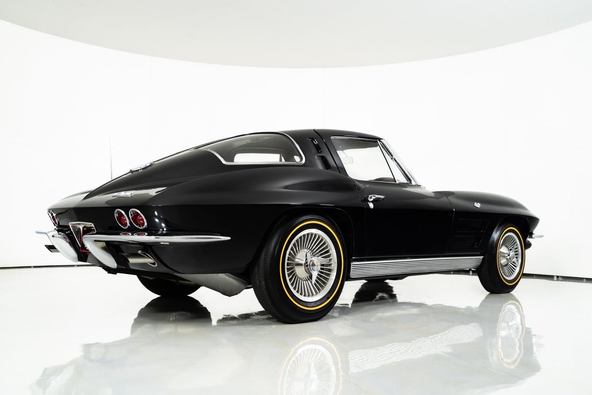 Chevrolet-Corvette-1963-Coupe-14