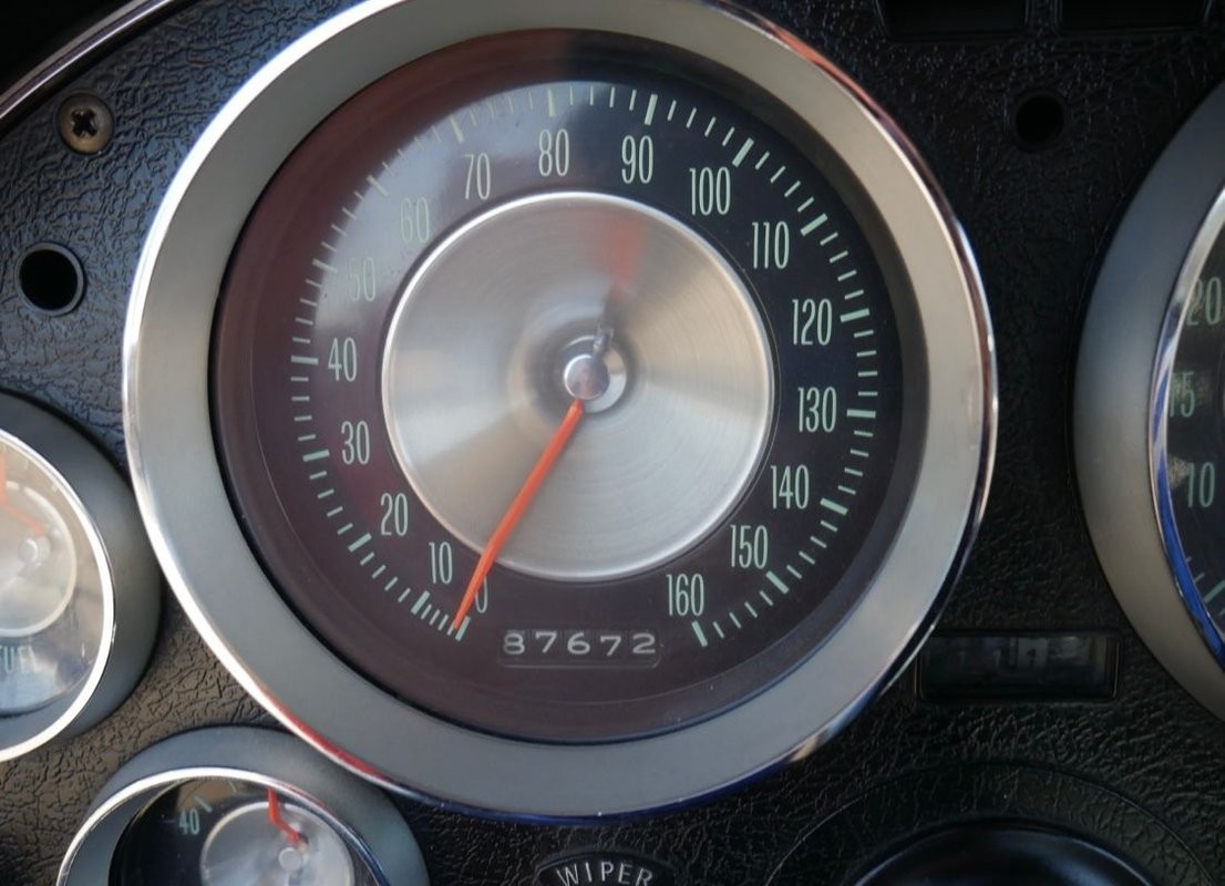 Chevrolet-Corvette-1963-Coupe-15