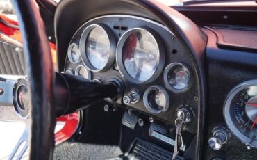 Chevrolet-Corvette-1963-Coupe-17