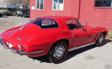 Chevrolet-Corvette-1963-Coupe-2