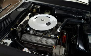 Chevrolet-Corvette-1963-Coupe-2