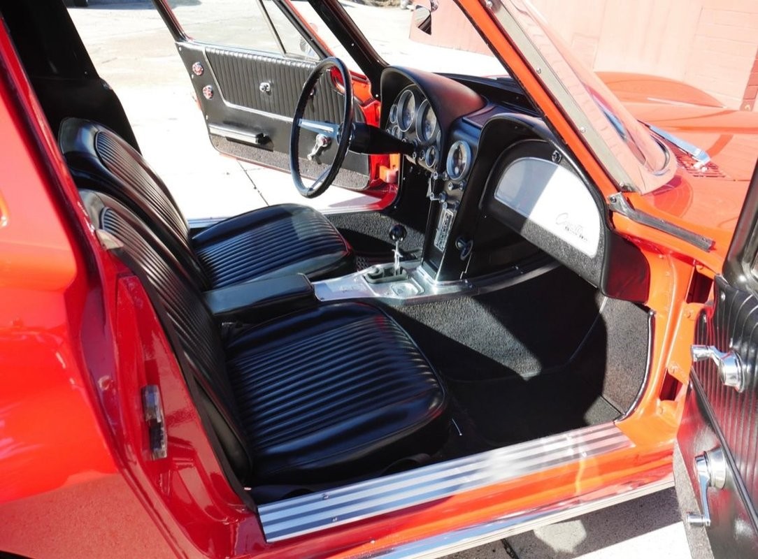 Chevrolet-Corvette-1963-Coupe-23